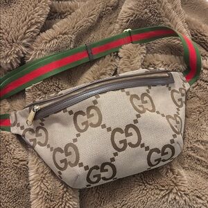 AUNTHENTIC✨JUMBO GG Gucci Beige and Brown Monogram Fanny Pack